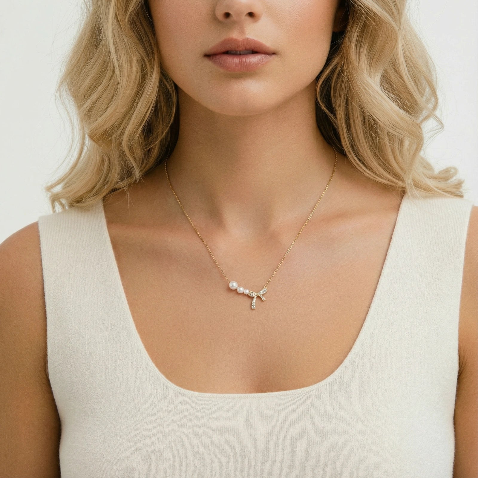 The Pearl Bow Necklace
